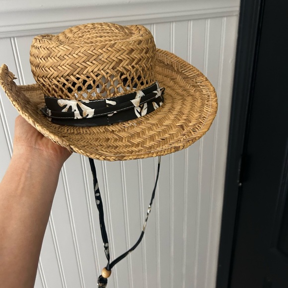 Doreman Pacific Co DPC Small Women's Straw Hat with Black Floral Band - Picture 1 of 9